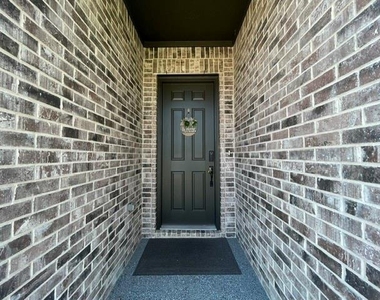 2924 Spirit Woods Lane - Photo Thumbnail 2