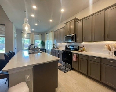 2924 Spirit Woods Lane - Photo Thumbnail 20