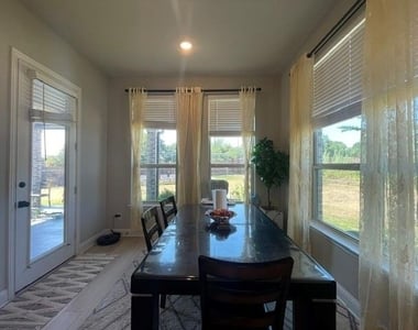 2924 Spirit Woods Lane - Photo Thumbnail 16