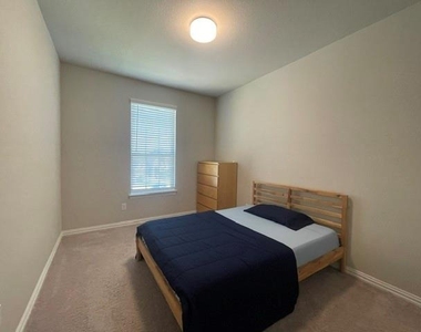 2924 Spirit Woods Lane - Photo Thumbnail 34