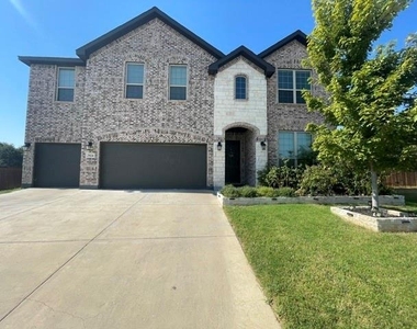 2924 Spirit Woods Lane - Photo Thumbnail 1
