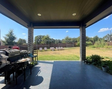 2924 Spirit Woods Lane - Photo Thumbnail 36