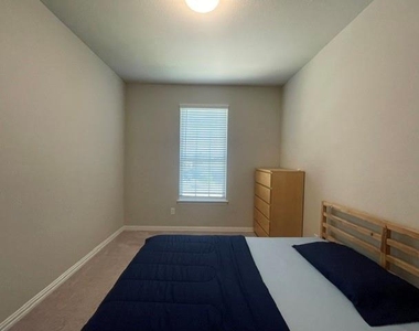 2924 Spirit Woods Lane - Photo Thumbnail 35