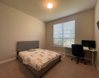 2924 Spirit Woods Lane - Photo Thumbnail 6