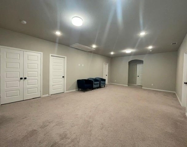 2924 Spirit Woods Lane - Photo Thumbnail 24