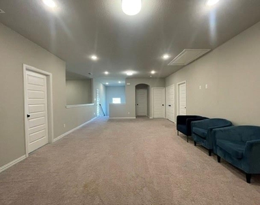 2924 Spirit Woods Lane - Photo Thumbnail 23