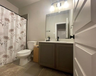 2924 Spirit Woods Lane - Photo Thumbnail 32