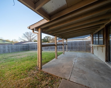 6218 Fallbrook Drive - Photo Thumbnail 22
