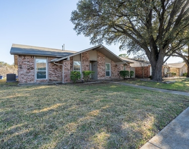 6218 Fallbrook Drive - Photo Thumbnail 31