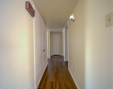 6218 Fallbrook Drive - Photo Thumbnail 15
