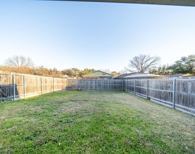 6218 Fallbrook Drive - Photo Thumbnail 24