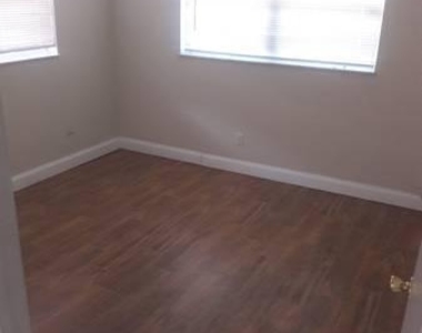 719 Se Stypman Boulevard - Photo Thumbnail 8