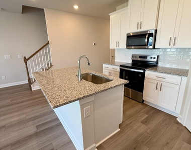 1719 Braemar Village Drive - Photo Thumbnail 7