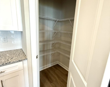 1719 Braemar Village Drive - Photo Thumbnail 9