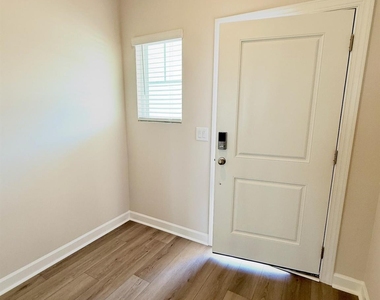 1719 Braemar Village Drive - Photo Thumbnail 10