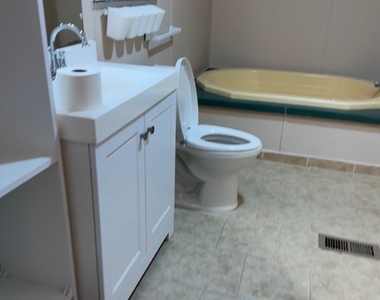 6117 Sunrise Lane - Photo Thumbnail 5