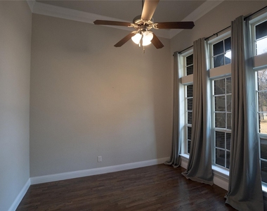 181 Fairview Court - Photo Thumbnail 9