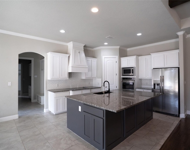 181 Fairview Court - Photo Thumbnail 4