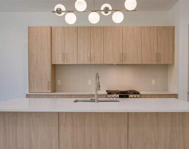 424 N Denver Street - Photo Thumbnail 10