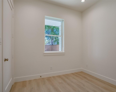 424 N Denver Street - Photo Thumbnail 9