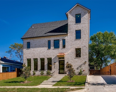 424 N Denver Street - Photo Thumbnail 1