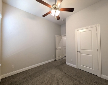 1409 Summit View Lane - Photo Thumbnail 29