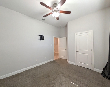 1409 Summit View Lane - Photo Thumbnail 24