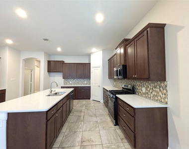 1409 Summit View Lane - Photo Thumbnail 9
