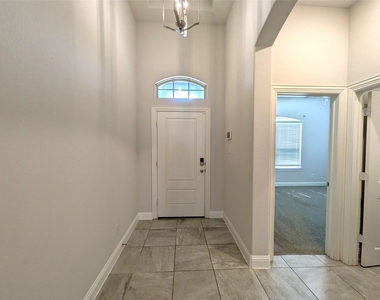 1409 Summit View Lane - Photo Thumbnail 5