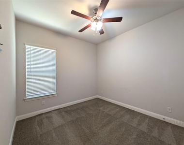1409 Summit View Lane - Photo Thumbnail 25