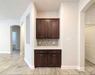 1409 Summit View Lane - Photo Thumbnail 10