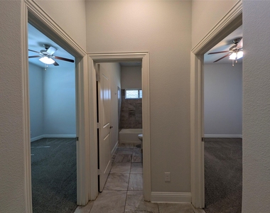 1409 Summit View Lane - Photo Thumbnail 22