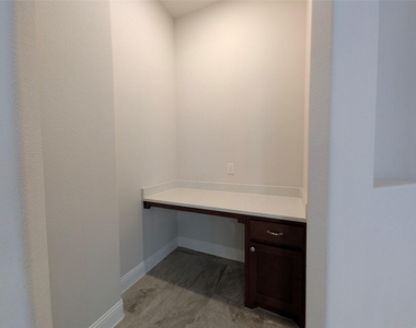 1409 Summit View Lane - Photo Thumbnail 16