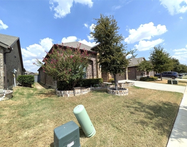 1409 Summit View Lane - Photo Thumbnail 3