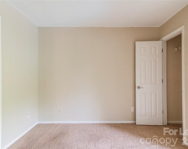 2516 Cranbrook Lane - Photo Thumbnail 18