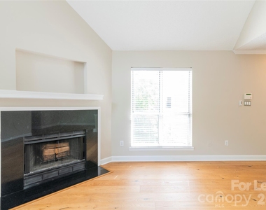 2516 Cranbrook Lane - Photo Thumbnail 4