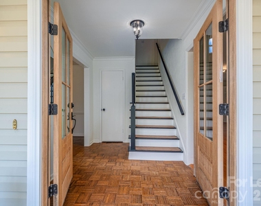3501 Barrington Drive - Photo Thumbnail 10