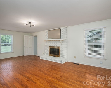 3501 Barrington Drive - Photo Thumbnail 13