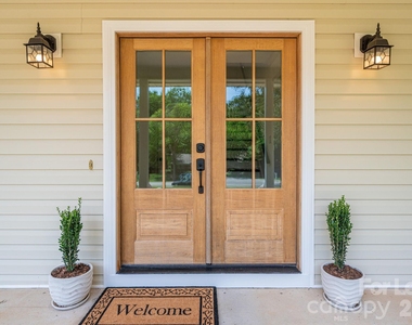3501 Barrington Drive - Photo Thumbnail 9