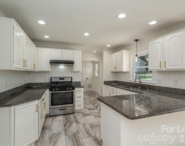 3501 Barrington Drive - Photo Thumbnail 24