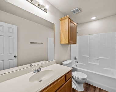 2032 Sunny Side Drive - Photo Thumbnail 4