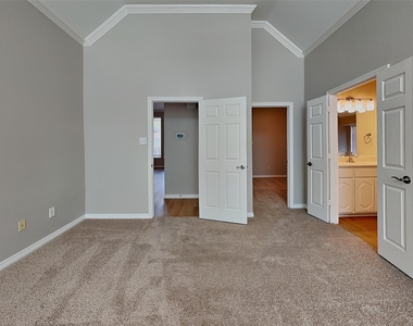 1527 Jeanette Way - Photo Thumbnail 9