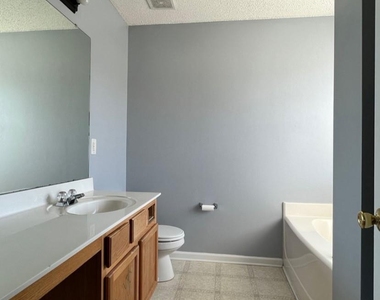 4006 Shadow Pines Circle - Photo Thumbnail 8