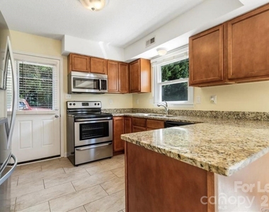 11610 Charnwood Court - Photo Thumbnail 5