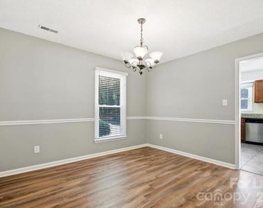 11610 Charnwood Court - Photo Thumbnail 4