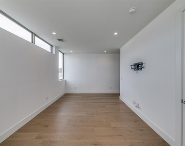 3344 Walchard Court - Photo Thumbnail 15
