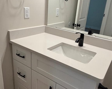 4811 Victoria Avenue - Photo Thumbnail 8