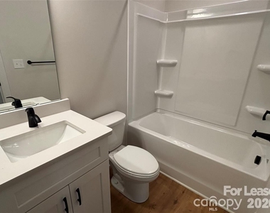 4811 Victoria Avenue - Photo Thumbnail 7