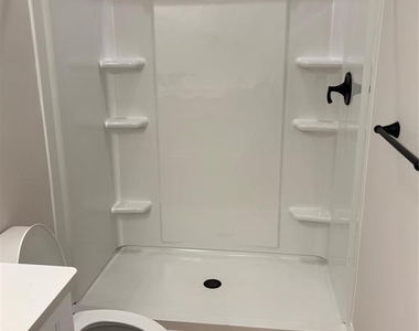 4811 Victoria Avenue - Photo Thumbnail 9