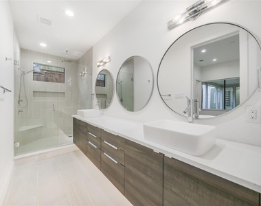 2326 Vagas Avenue - Photo Thumbnail 9